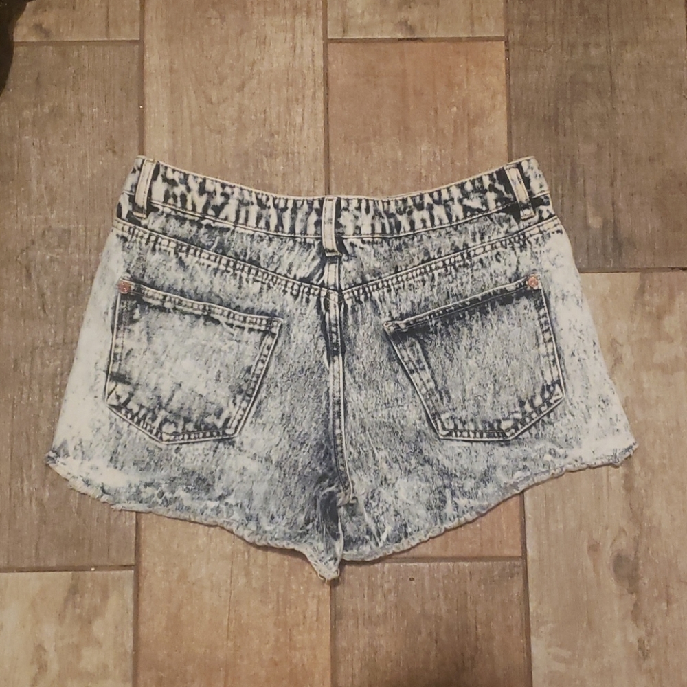 Shorts - Picture 2 of 2